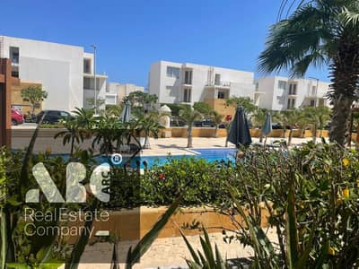 Chalet for sale in Seychelles, Sidi Abdel Rahman  Ground floor garden  Sea view, pool view  Furnished airconditioned  3 bedrooms 2 bathrooms nanny room  bathroom