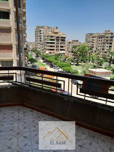 شقة 220م للايجار بشارع الطيران خلف سوبر ماركت مصر والسودان بالحي السابع بمدينة نصر. بايجار مغري جدااا جداااا جداااااااا.