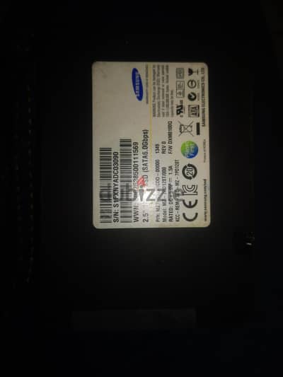 للبيع 3 هاردات ssd