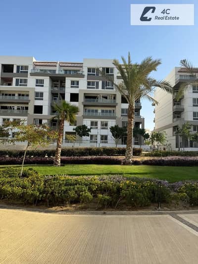 Lowest down payment , installments Apartment ready to move 2bedrooms view on club in best location in hyde park new cairo fifth settlement