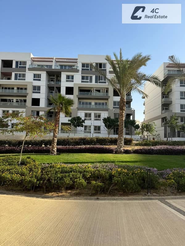 Lowest down payment , installments Apartment ready to move 2bedrooms view on club in best location in hyde park new cairo fifth settlement