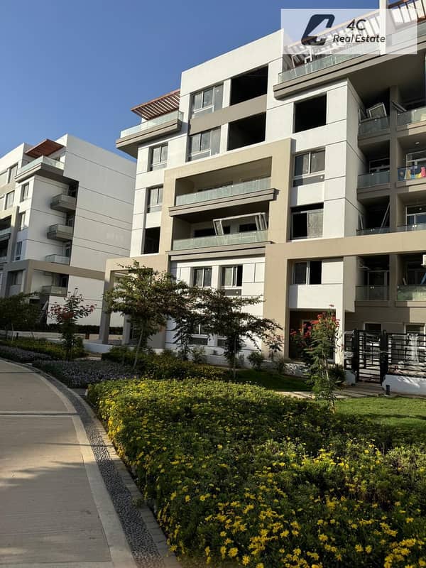 Lowest down payment , installments Apartment ready to move 2bedrooms view on club in best location in hyde park new cairo fifth settlement
