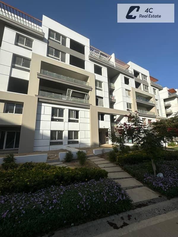 Lowest down payment , installments Apartment ready to move 2bedrooms view on club in best location in hyde park new cairo fifth settlement