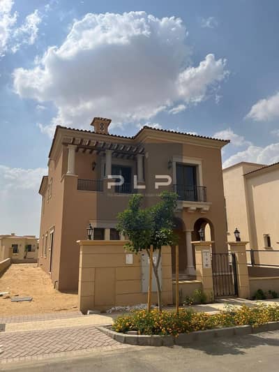 فيلا مستقلة مع بنتهاوس جاهزة للاستلام للبيع في سيتي جيت التجمع City Gate New Cairo