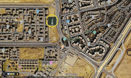 مكتب واجهة استثمارية مباشرة على التسعين الجنوبي أمام هايد بارك 90 Gate Mall القاهره الجديده
