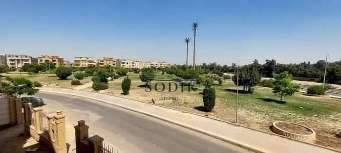 شقة للاستثمار او السكن في ارقى مناطق الحي الخامس بمدينة العبور وعلى فيو جاردن شقة ارضي بجاردن امامية وسعر لقطة