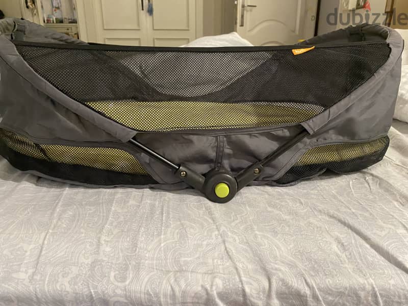 Travel cot 1