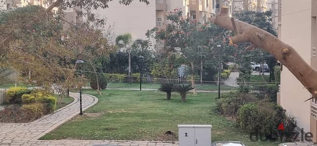 شقة للايجار فى مدينتى 89متر غرفتين نوم وحمامين منطقة b6المميزة تشطيبات الترا سوبرلوكس بجوار الخدمات
