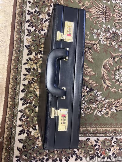 شنطه موظف جديده اسود