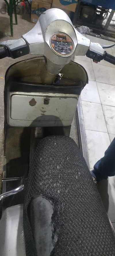 فيسبا ايطالى بيستم 150