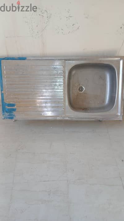طقم خلاط وحوض مطبخ