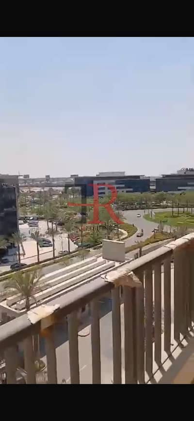 شقة للبيع تشطيب كامل في موقع مميز داخل أورا كايرو فيستيفال سيتي القاهرة الجديدة.