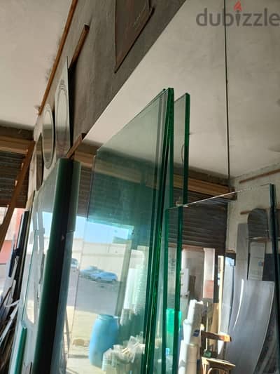 زجاج سكوريت