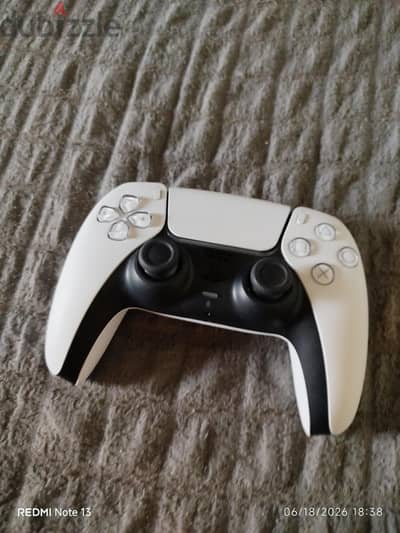 PS5 controller