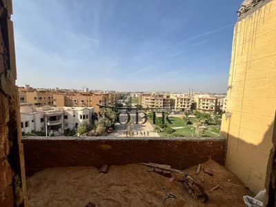 Apartment for living and investment at a bargain price in the Ninth District, fully equipped with stone facade, marble entrances, elevator, and camera