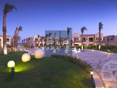 Lowest price penthouse, ready for immediate occupancy, fully finished and equipped, at a bargain price in La Vista Bay village