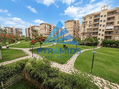 للبيع شقة مميزة في مدينتي – المرحلة B6  فرصة حقيقية للسكن الراقي أو الاستثمار في واحدة من أكثر مراحل مدينتي طلبًا، بموقع متميز وإطلالة مفتوحة