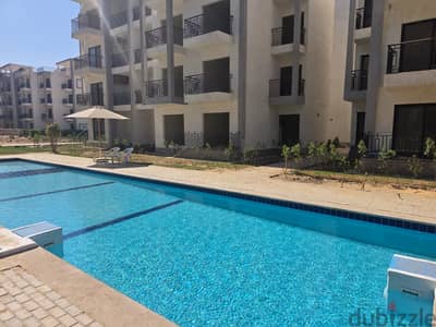 شالية ارضى3غرف نوم و 2 حمام بحديقة خاصة جميع الحجرات ترى ال pool