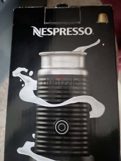 Milk frother . Nespresso . Color Red