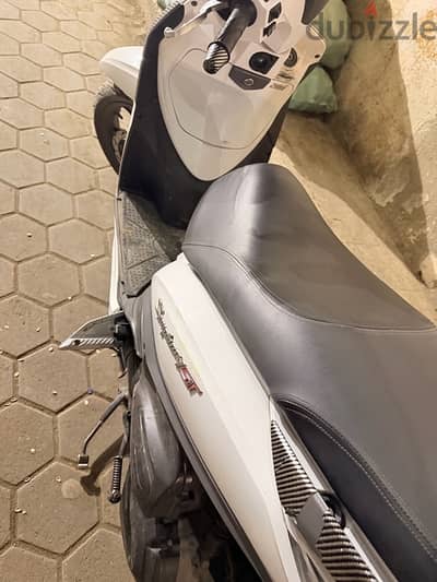 اسكوتر sym st 2022 حاله ممتازه