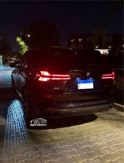 BMW X5 M60i