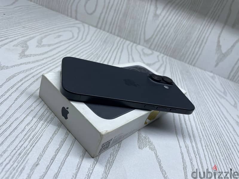 iPhone 16 3