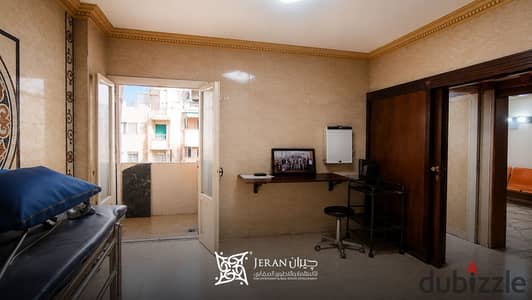 عياده للبيع مرخصه ١٦٠م بموقع حيوي جدا ميدان الساعه