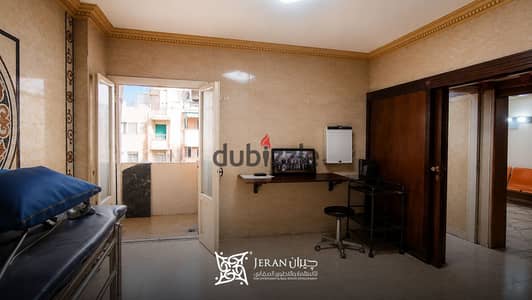 عياده للبيع مرخصه ١٦٠م بموقع حيوي جدا ميدان الساعه
