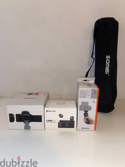 Sony Alpha ZV-E10L + Sony Grip + Hollyland Microphone + SDXC Card