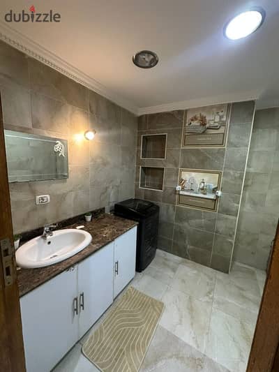 For rent furnished apartment in Al-Rehab 350 square meters with 6 bedrooms