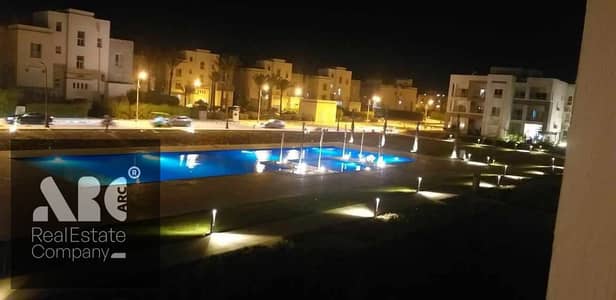 شاليه للايجار في امواج الساحل الشمالي لقطه غرفتين و ٢ حمام دور تاني موقع مميز يطل مباشره علي حمام السباحه وخطوتين من البحر انجليزي_Marassi North coast