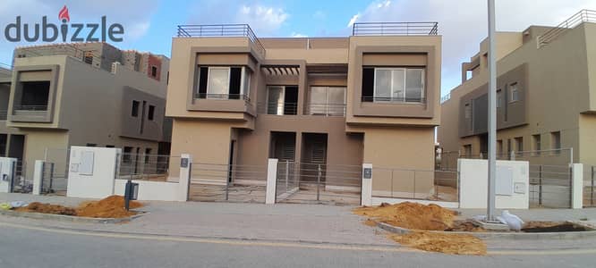 توين هاوس قريب من حمام سباحه للبيع في بالم هيلز، القاهرة الجديدة Palm Hills New Cairo