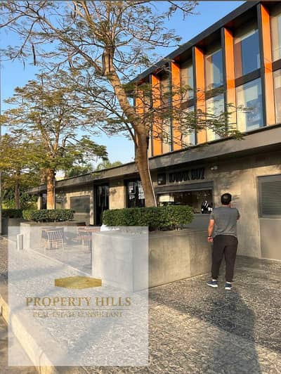 Shop for sale in Fifth Settlement, generating a monthly return of 170,000. Payment plan available for up to 8 years.