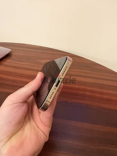 ايفون ١٦ برو ماكس للبيع