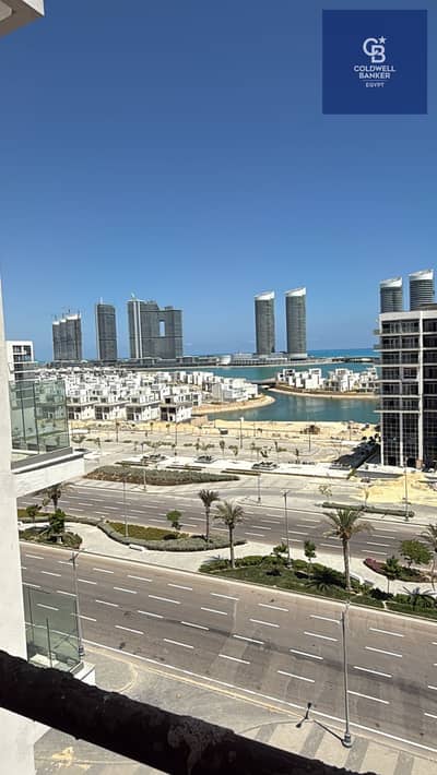 استلام فوري شقة فيو ابراج العلمين والبحر تشطيب كامل جاهزة للاستلام في الحي اللاتيني بالتقسيط علي 12 سنة