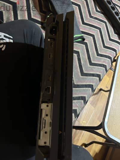 Ps4 pro for sale )منغير دراع (