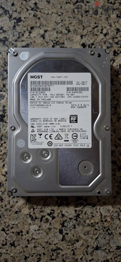 HGST عدد 3 هاردات من نوع مساحة 4TB