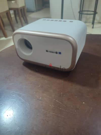 Vizoni projector for sale