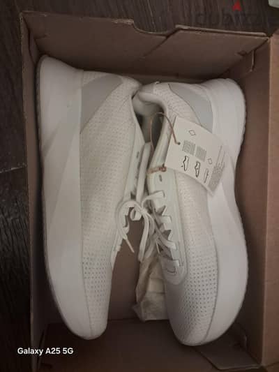 original adidas women sneaker white  size 40 2/3