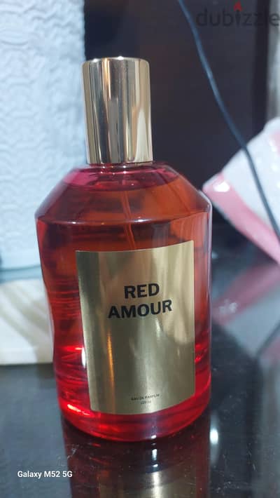 Defacto Red Amour