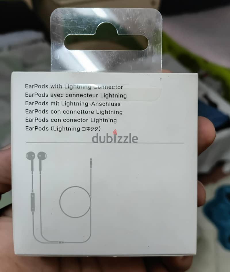 earpods lightning connector 1