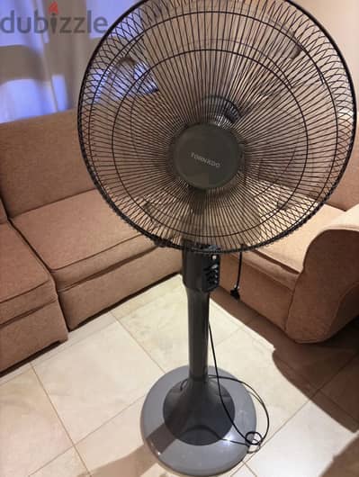 مروحه عمود تورنادو استعمال بسيط جدا بحاله جيده