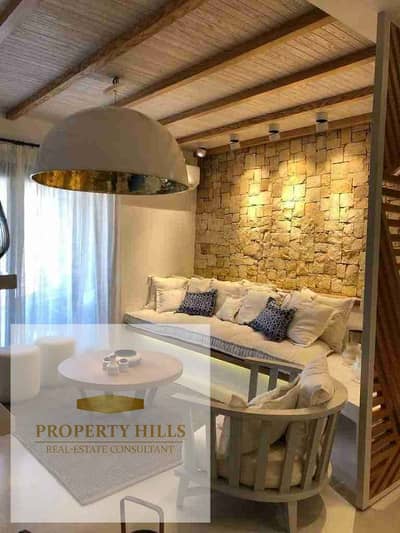 For the first time in Katameya Gardens, a twin house villa in a compound with the lowest down payment and installments over 8 years, located in a prim For the first time in Katameya Gardens, a twin house villa in a compound with the lowest down payment and installments over 8 years, located in a prim