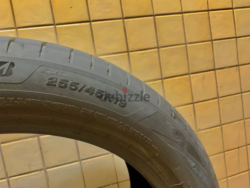 Bridgestone 255 45 R19 1