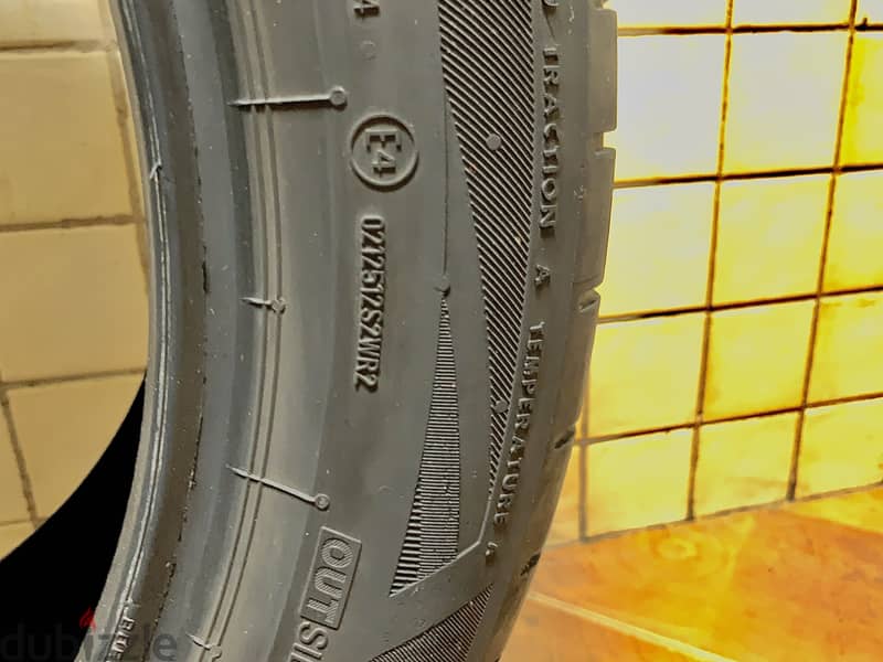 Bridgestone 255 45 R19 3