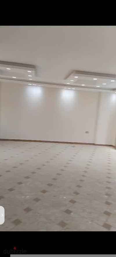 شقه للبيع بالحي الرابع 230 متر خلف الخلفاء الراشدين