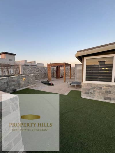 A great deal on a 4-bedroom penthouse in New Cairo with only a 3% down payment and installments over 8 years. For sale at half the original price!