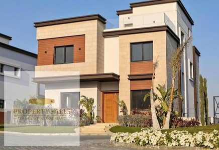 Standalone villa at an old launch price, a rare opportunity in New Cairo's Golden Square, directly on North 90 Street, close to Clubs Street, Mountain View, and Mivida.
