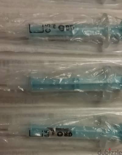 syringes      سرنجات       الواحدة بجنيه