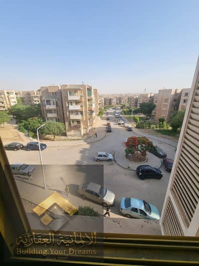 For sale an apartment in the Third Settlement, Youth Housing next to the New Cairo Hospital and minutes from the 90 and minutes from the German University and 10 minutes from the American University